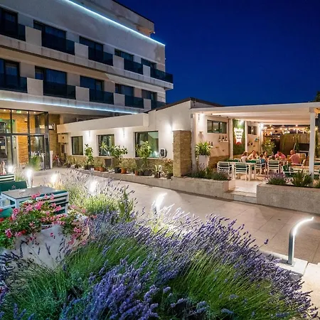 Prestige Hotel 3*
